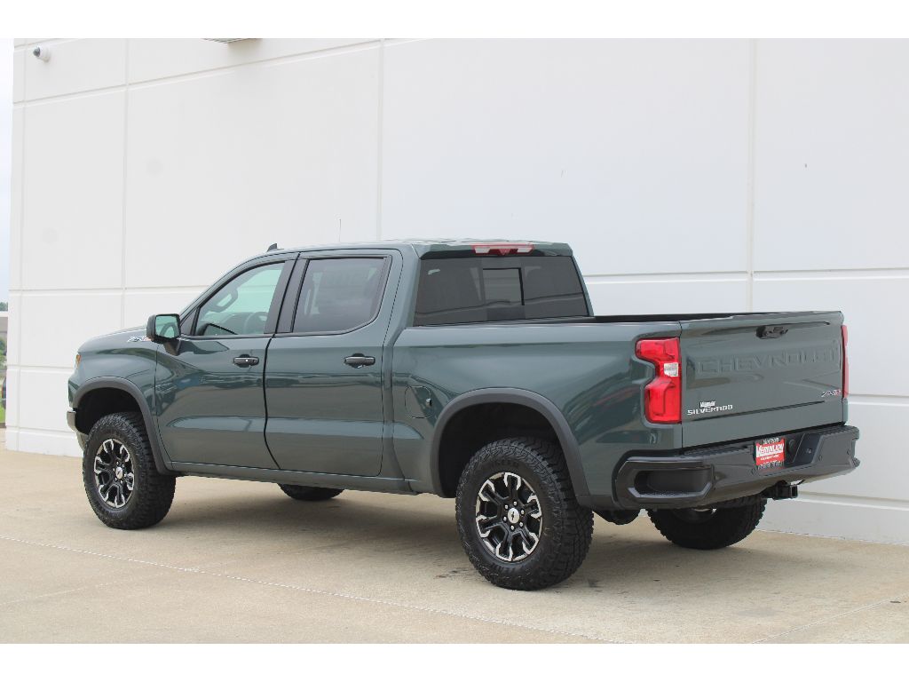 2025 Chevrolet Silverado 1500 ZR2 photo 3