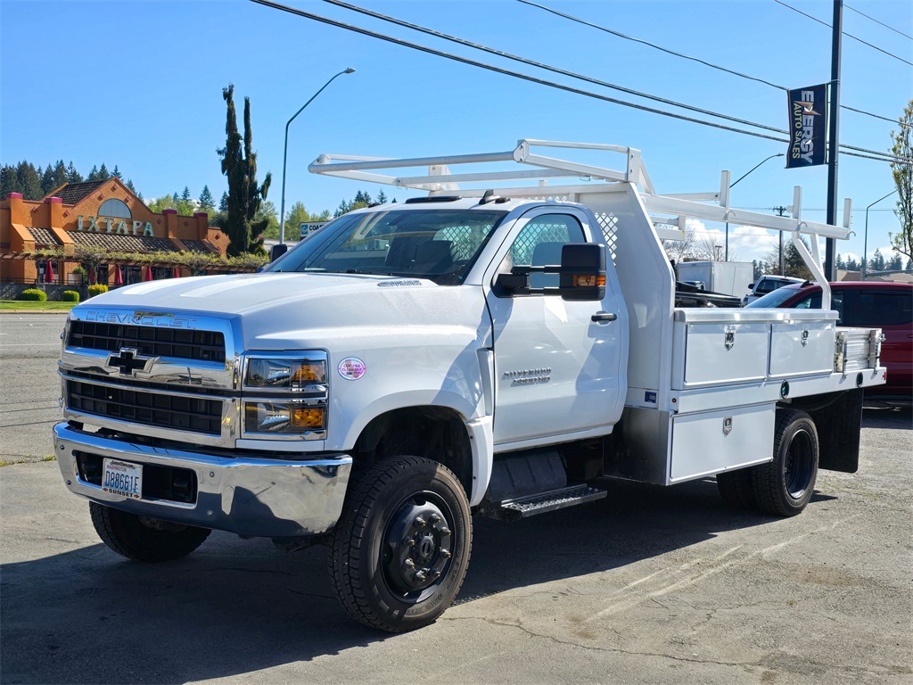 2023 Chevrolet Silverado 5500HD Work Truck photo 3