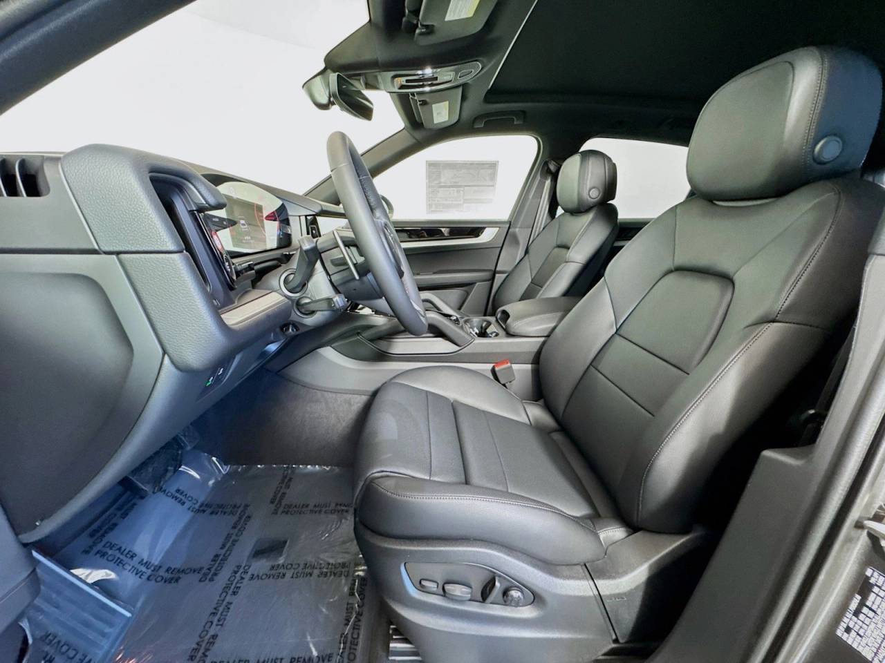 2025 Porsche Cayenne photo 4