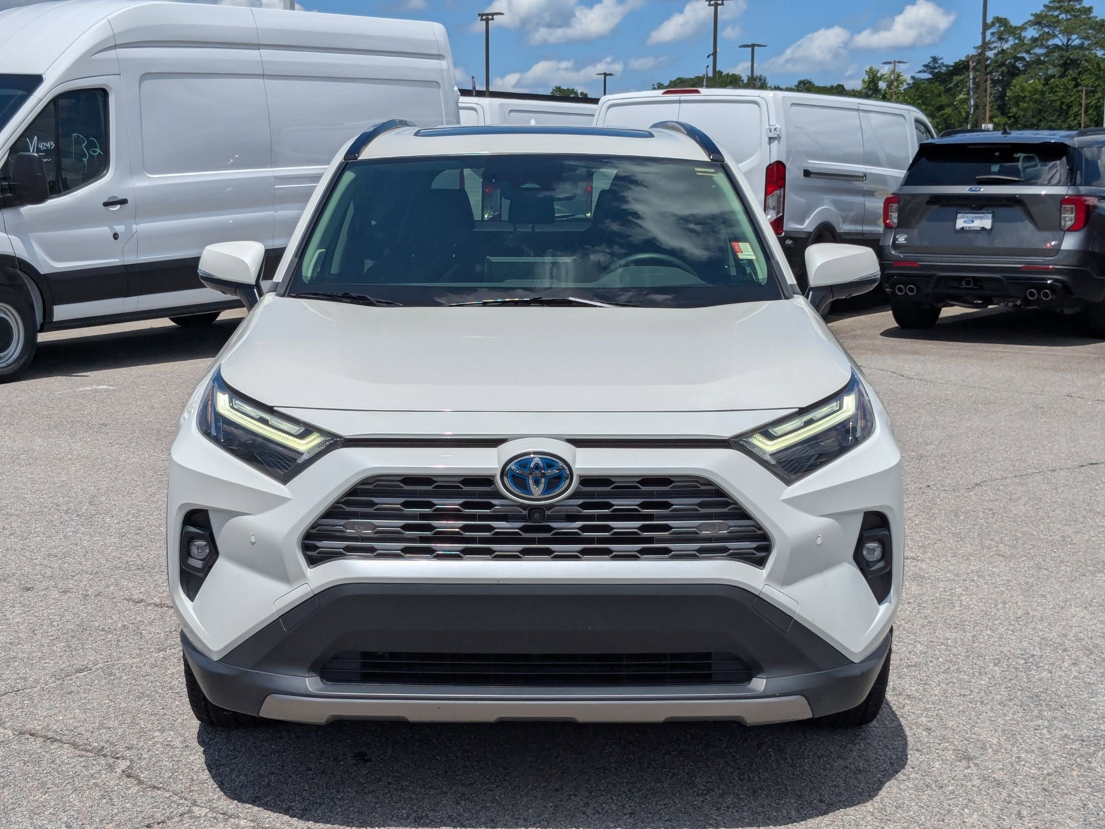 2022 Toyota RAV4 Hybrid Limited photo 2