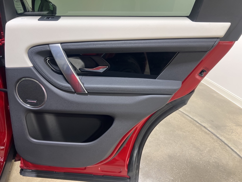 2025 Land Rover Discovery Sport S photo 26