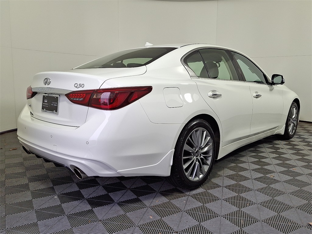 2022 Infiniti Q50 LUXE photo 4