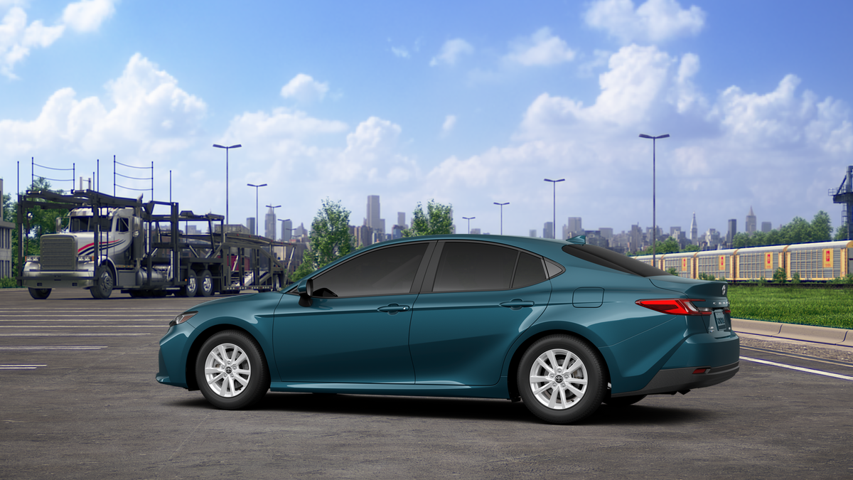 2025 Toyota Camry LE photo 5