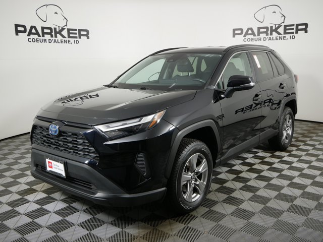 2024 Toyota RAV4 XLE's photo