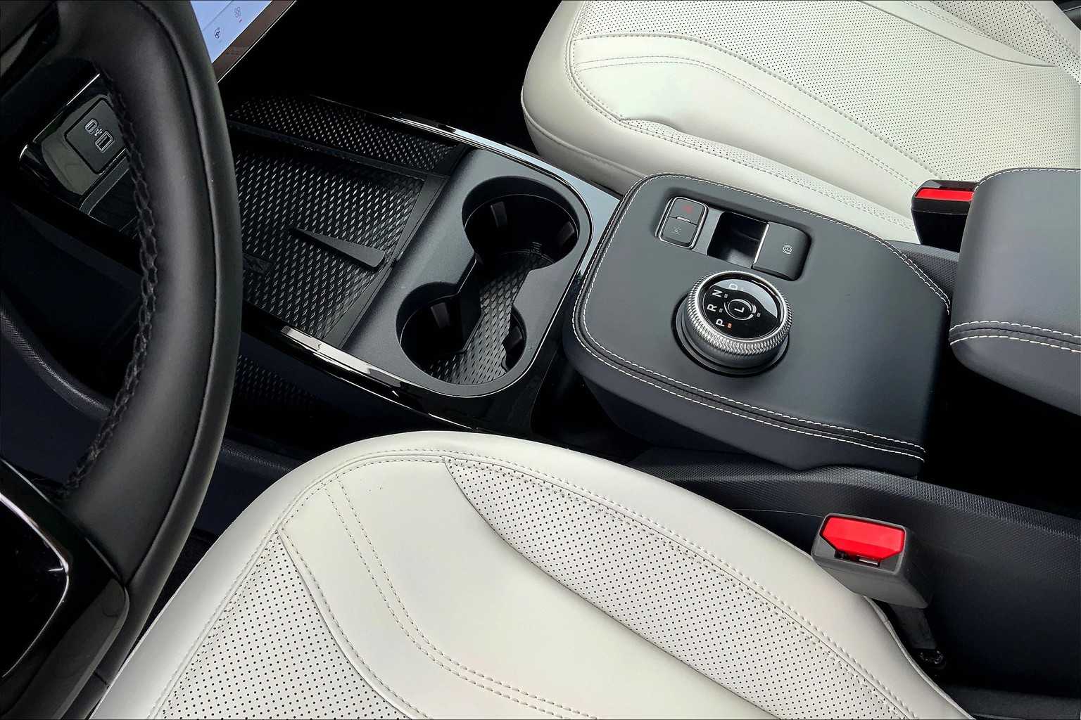 2024 Ford Mustang Mach-E Premium photo 16