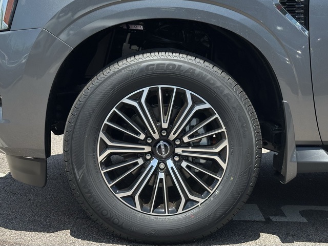 2025 Nissan Armada SL photo 5