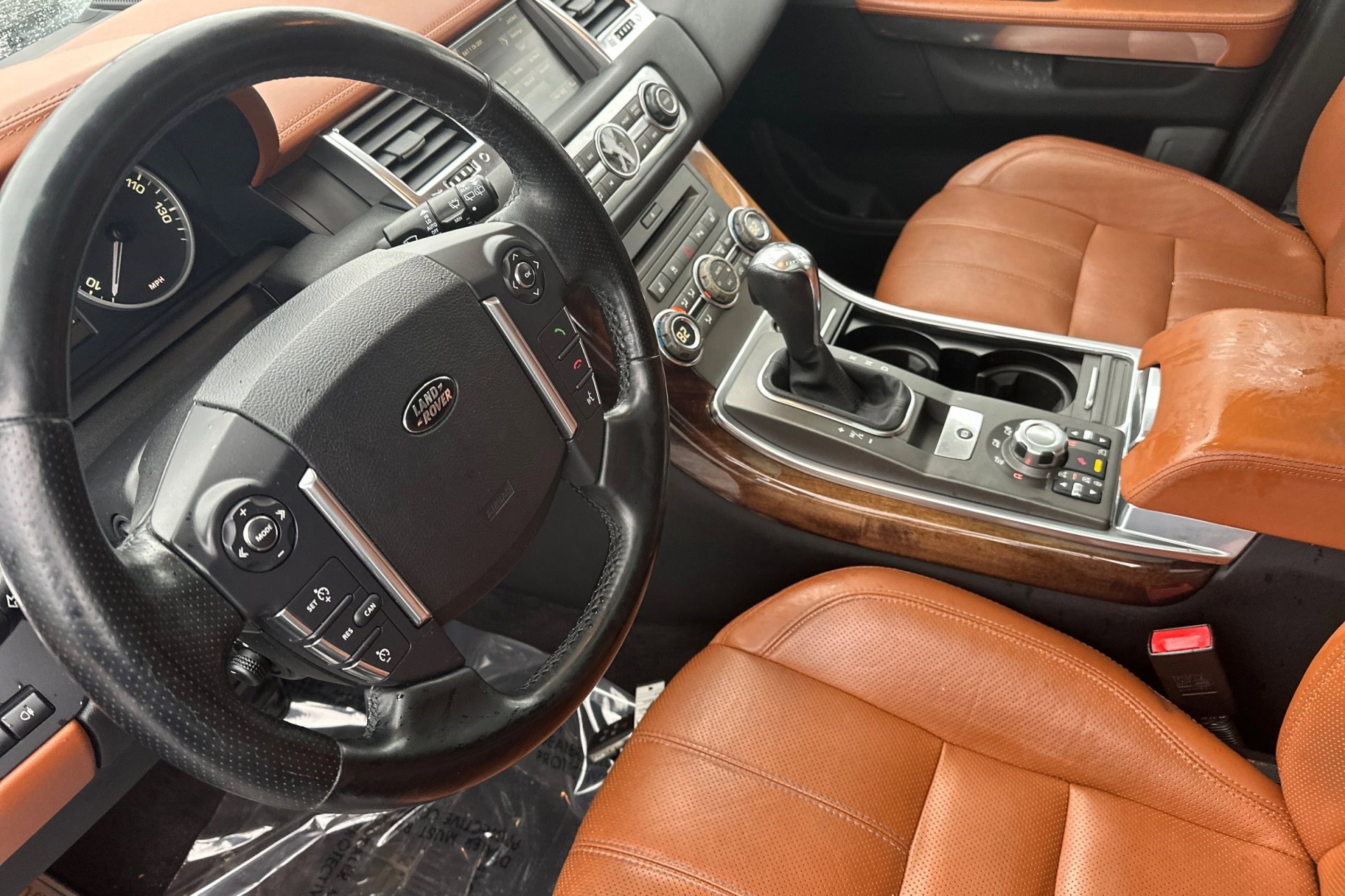 2010 Land Rover Range Rover Sport HSE LUX photo 3