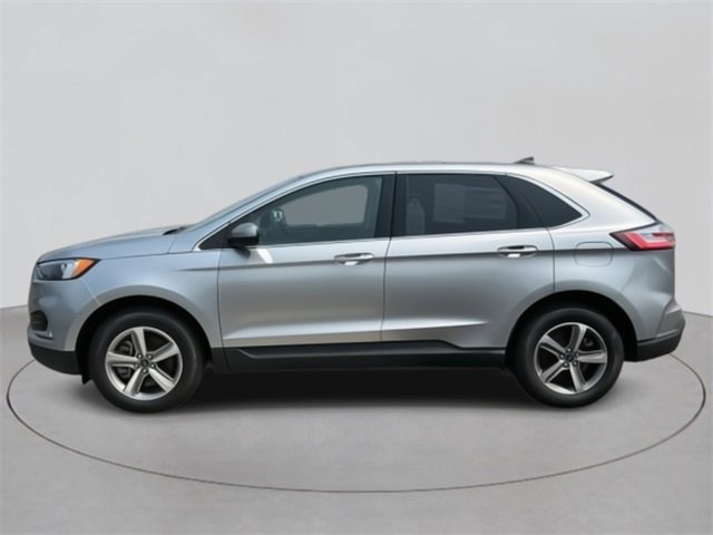 2022 Ford Edge SEL photo 2