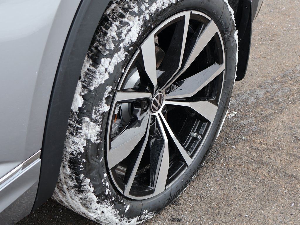 2025 Volkswagen Atlas Cross Sport SEL Premium R-Line photo 39