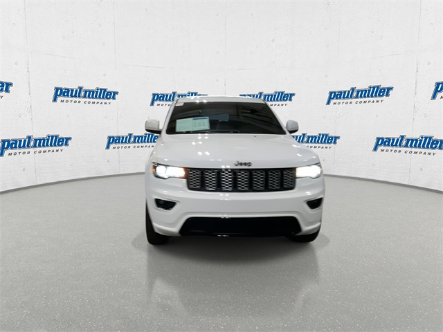 2020 Jeep Grand Cherokee Altitude photo 2