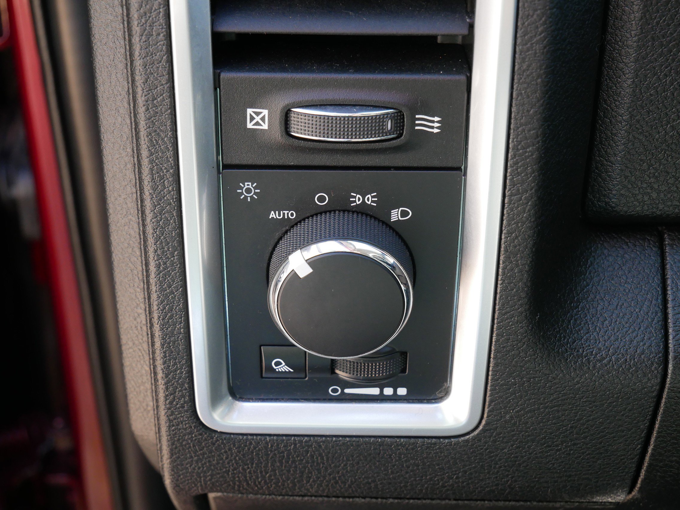 2021 Ram 1500 Classic SLT photo 19