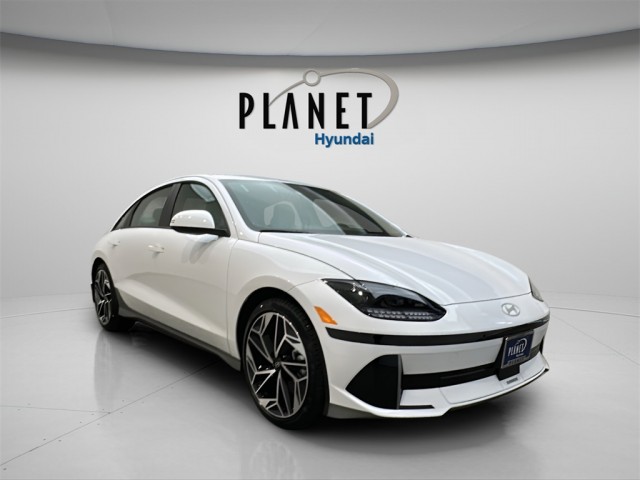 New 2025 Hyundai IONIQ 6 SEL 4D Sedan in Golden #3E1504 | Planet
