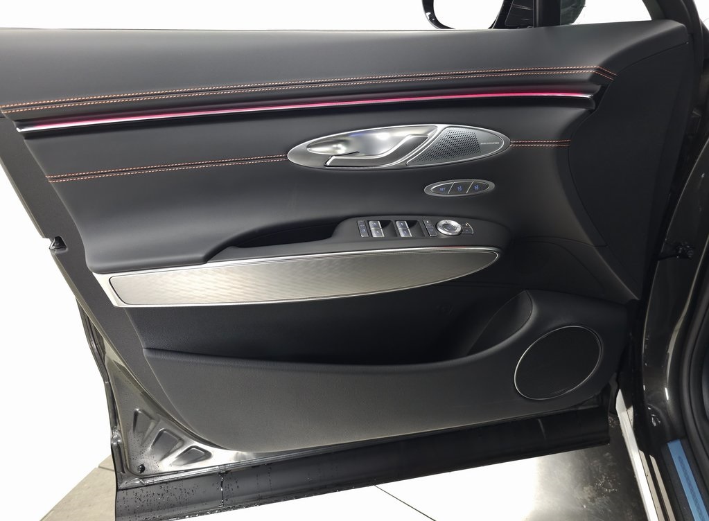 2026 Genesis GV70 2.5T Sport Prestige photo 5