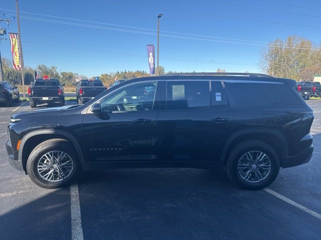 2025 Chevrolet Traverse photo 4