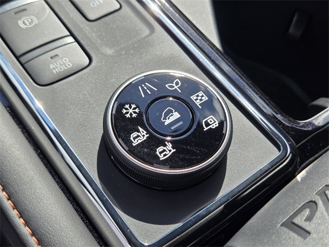 2025 Nissan Pathfinder Rock Creek photo 17