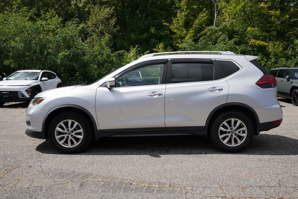 2019 Nissan Rogue SV photo 4