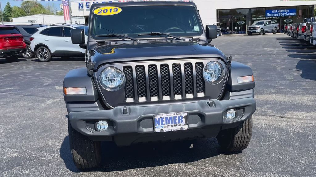2019 Jeep Wrangler Sport photo 6