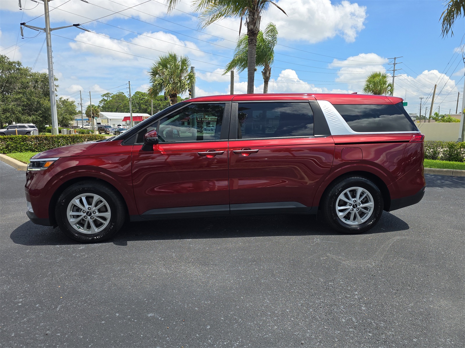 2024 Kia Carnival LX photo 4
