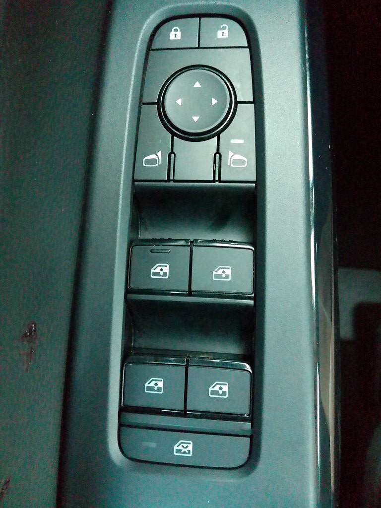 2023 Nissan Pathfinder SV photo 45