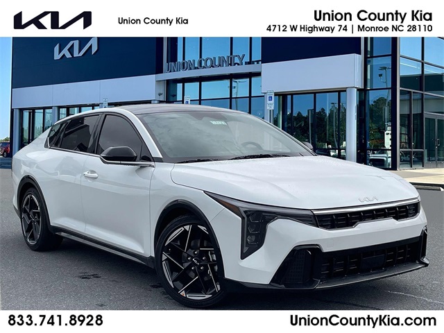 2025 Kia K4 GT-Line's photo