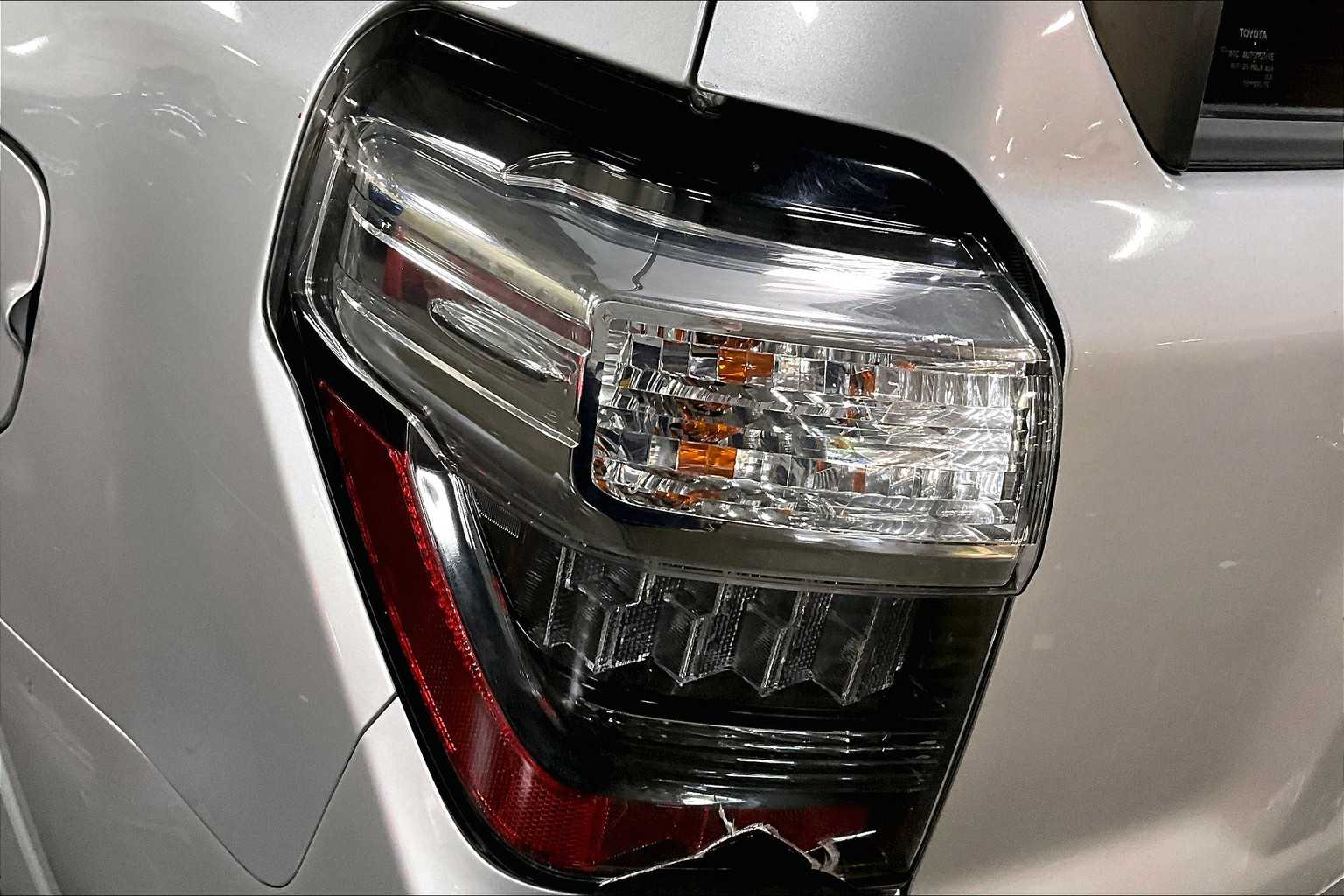2018 Toyota 4Runner SR5 photo 26