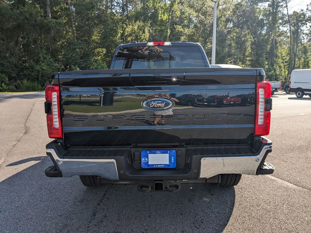 2025 Ford F-250 Lariat photo 4