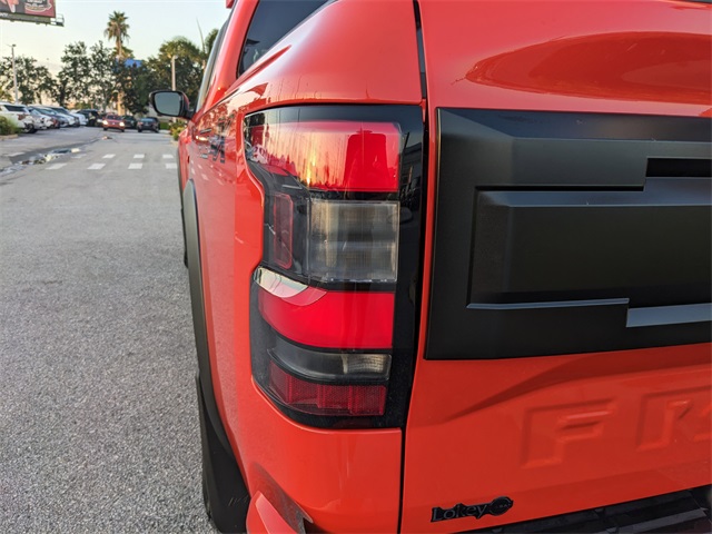 2025 Nissan Frontier Crew Cab PRO-4X photo 7