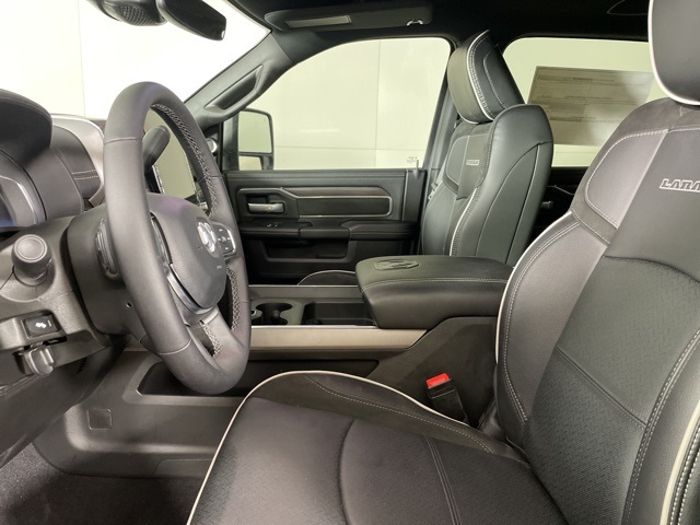 2025 Ram 3500 Laramie photo 19