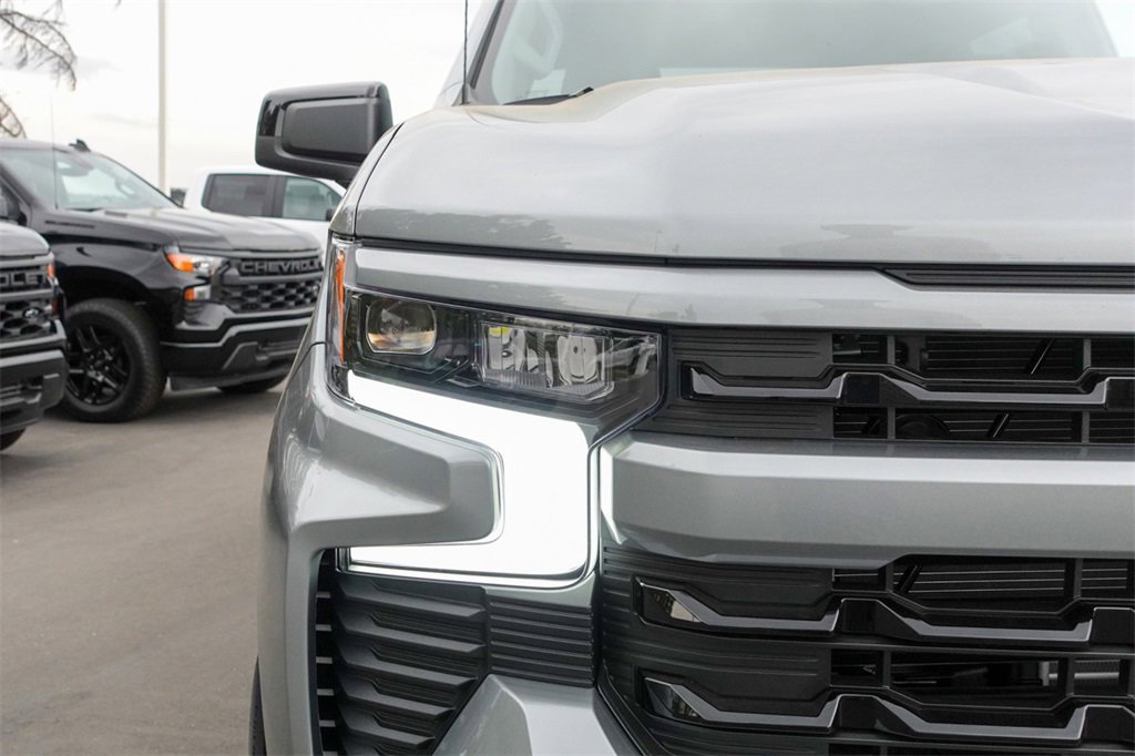2026 Chevrolet Silverado 1500 RST photo 4