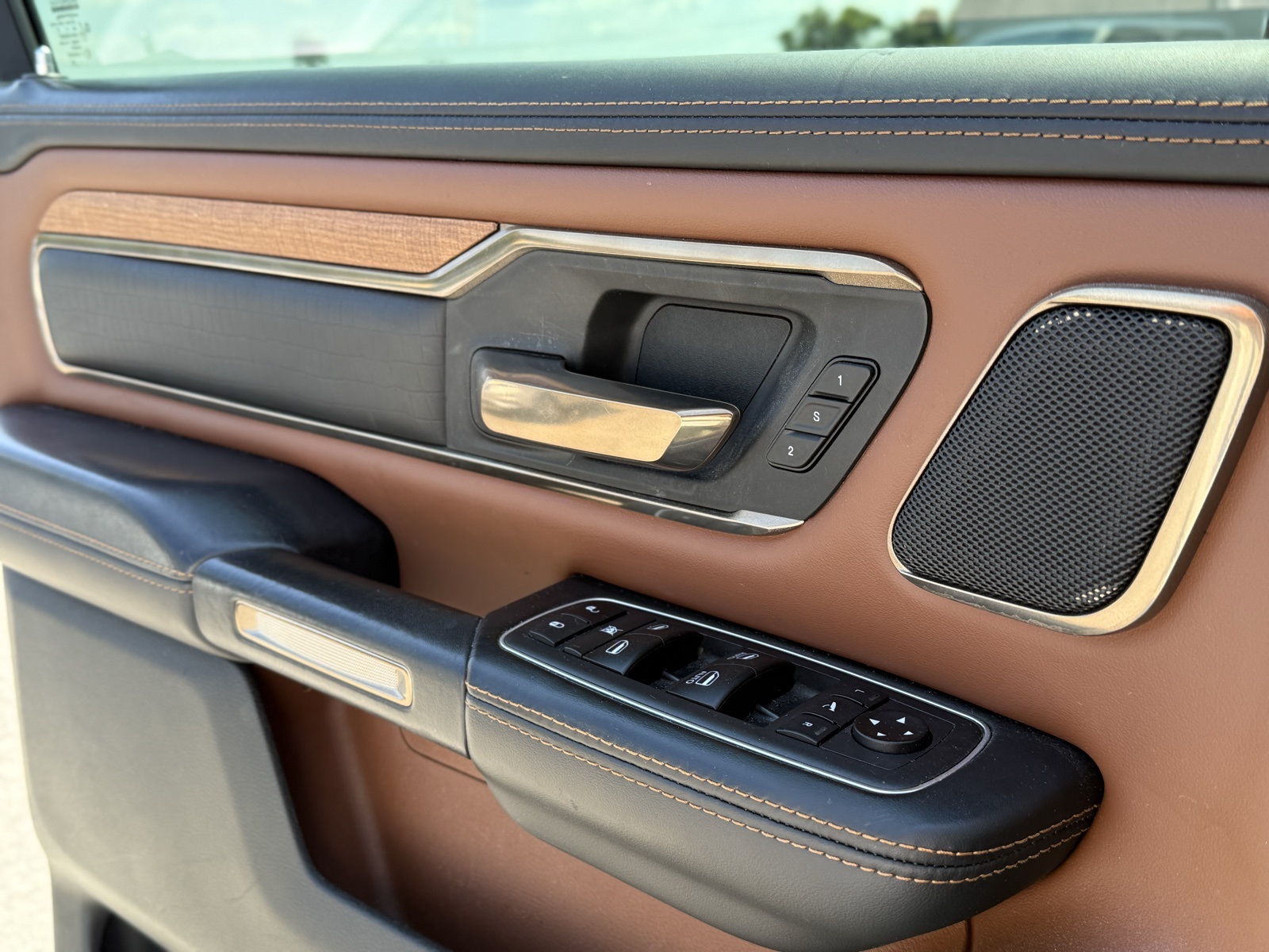 2021 Ram 1500 Laramie Longhorn photo 14