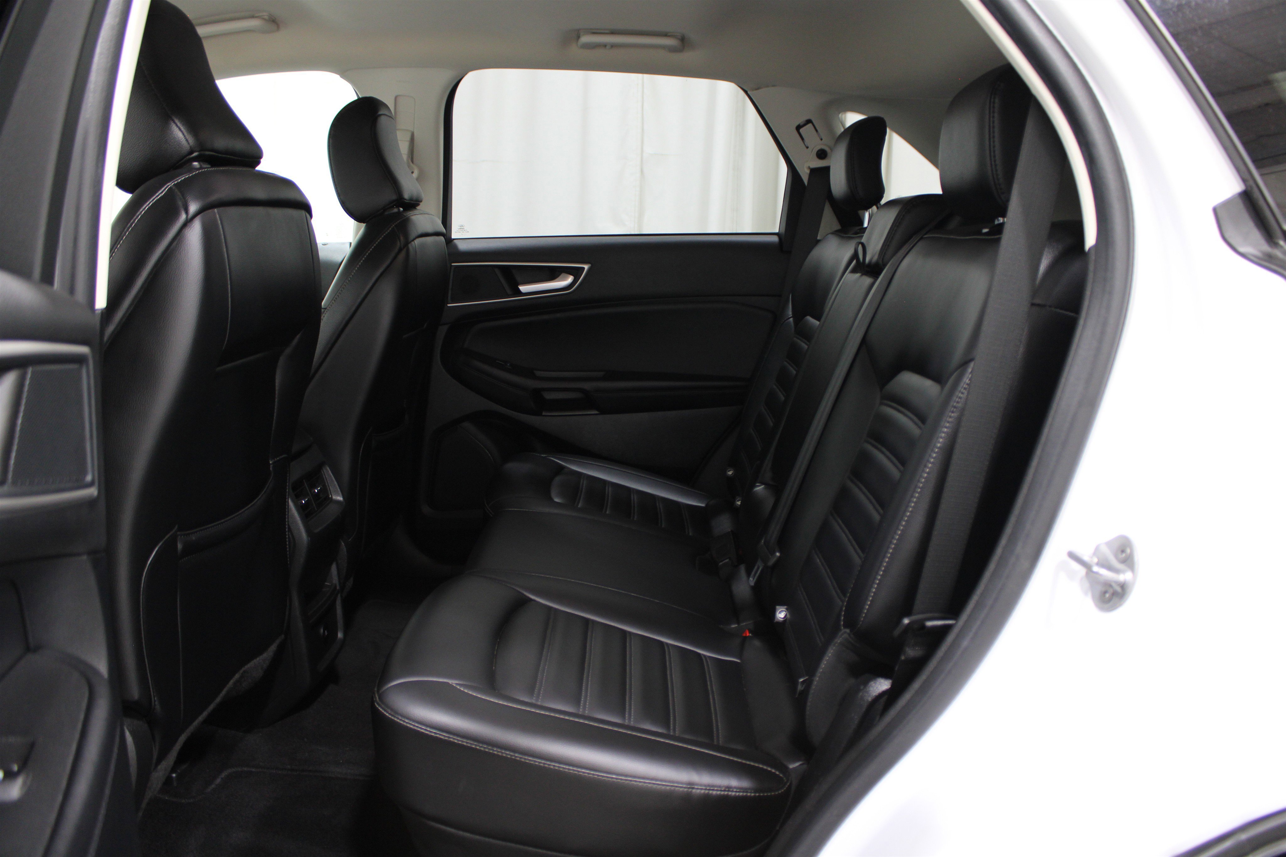 2023 Ford Edge SEL photo 9