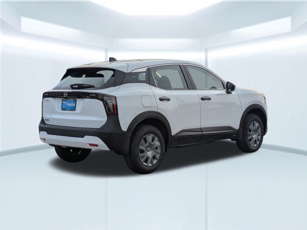 2026 Nissan Kicks S photo 4