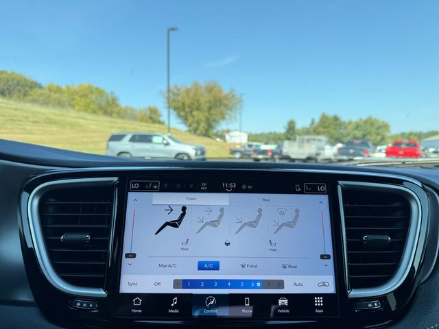 2026 Chrysler Pacifica photo 27