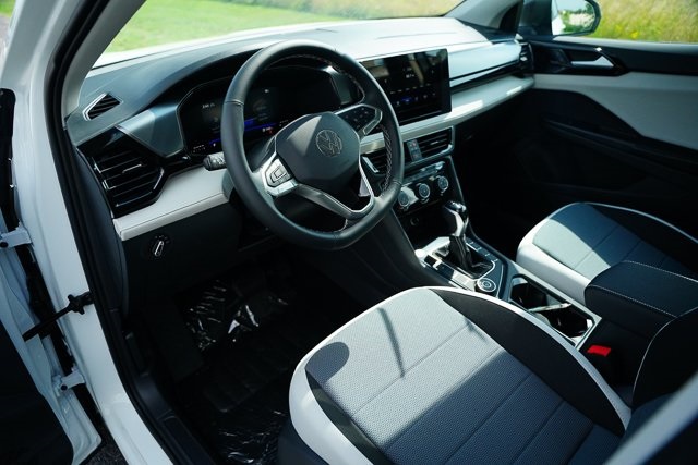 2025 Volkswagen Taos S photo 3