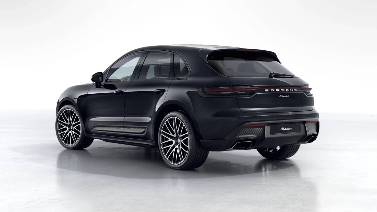 2026 Porsche Macan T photo 2