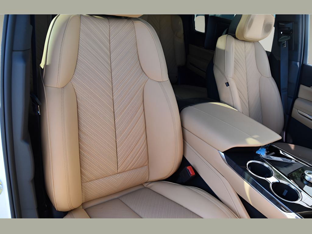 2025 Cadillac Escalade IQ Luxury photo 16