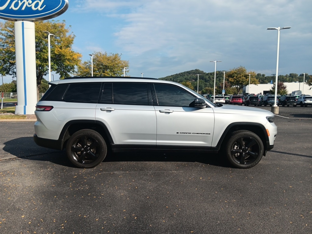 2023 Jeep Grand Cherokee Altitude photo 5