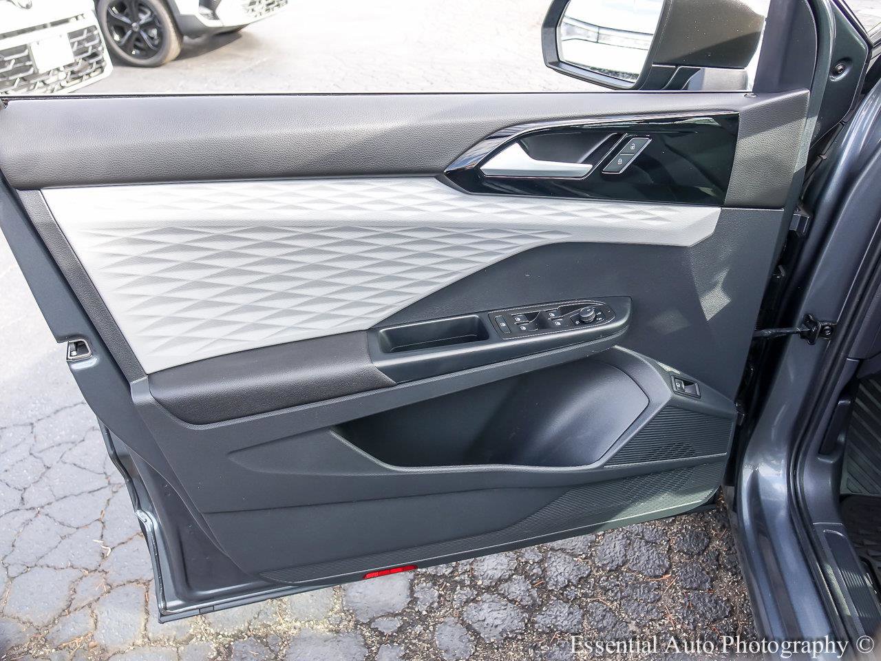 2023 VOLKSWAGEN TAOS - Image 17