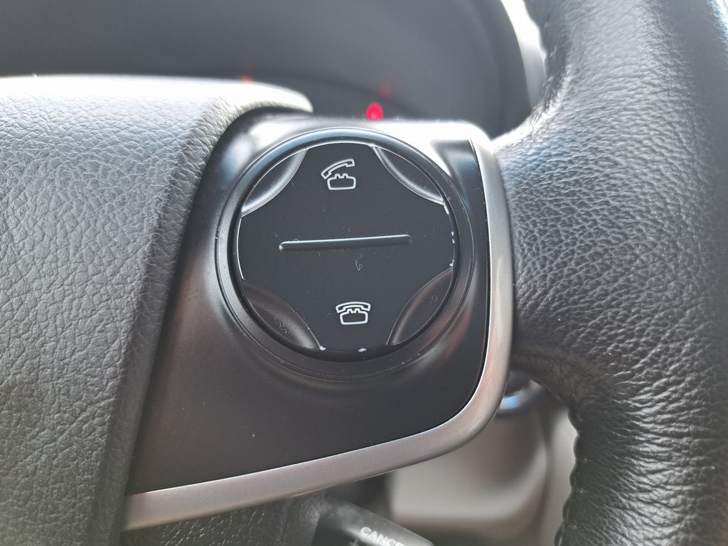 2012 Toyota Camry XLE photo 16