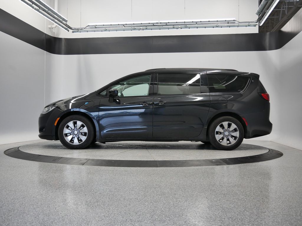 Used 2018 Chrysler Pacifica Hybrid Touring Plus with VIN 2C4RC1H72JR318182 for sale in Coon Rapids, Minnesota