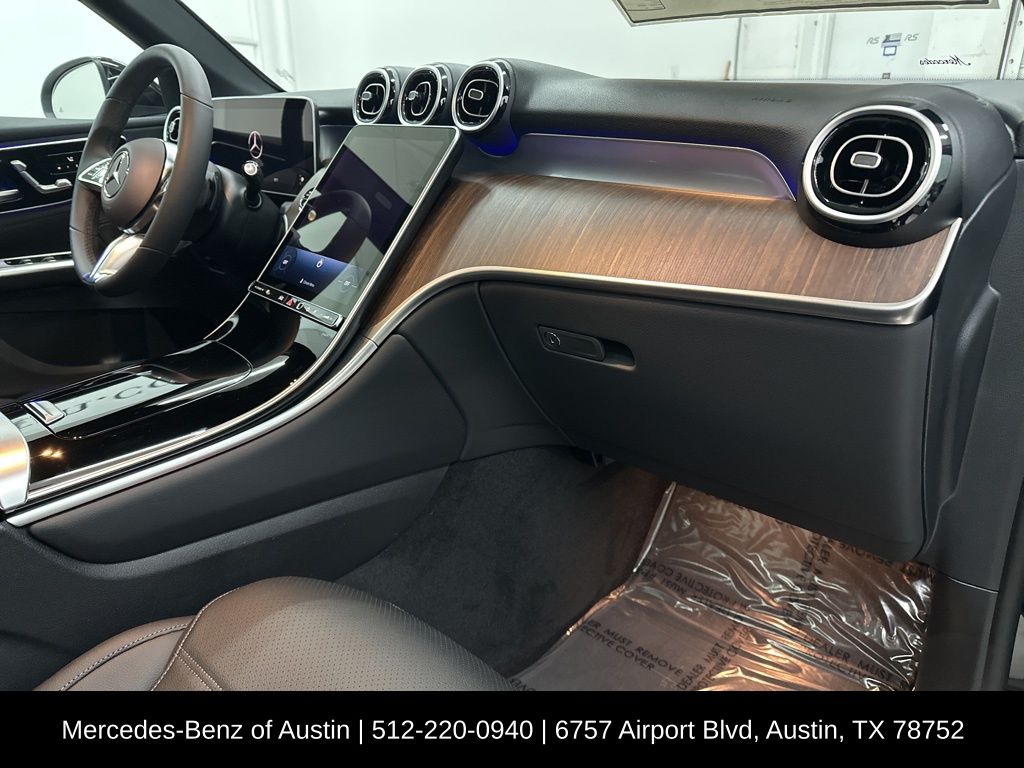 2025 Mercedes Benz GLC 300 photo 19