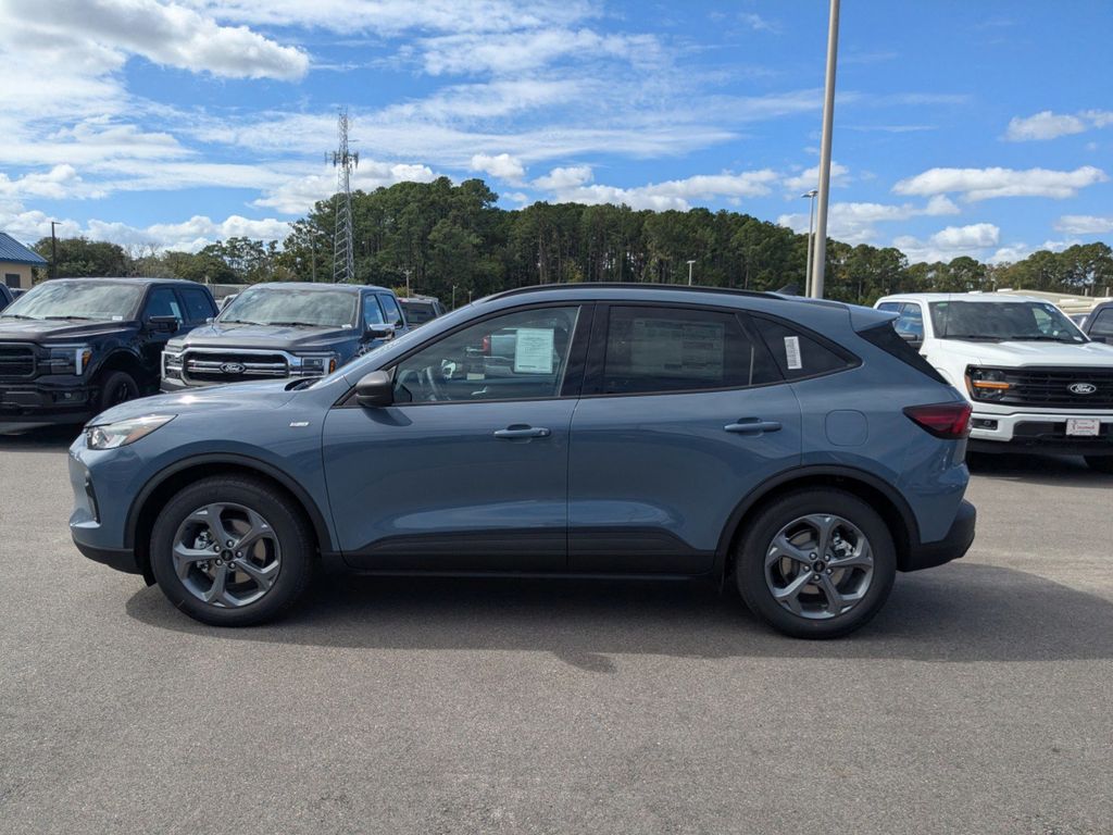 2026 Ford Escape ST-Line photo 5