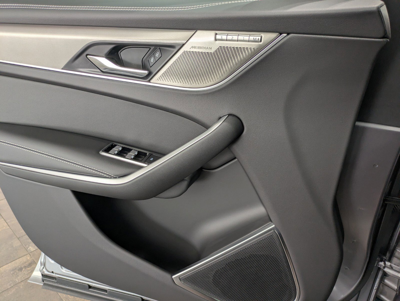 2026 Jaguar F-PACE P250 R-Dynamic S photo 19