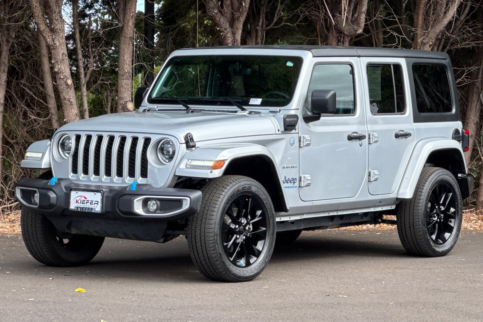 2023 Jeep Wrangler Sahara 4xe photo 8
