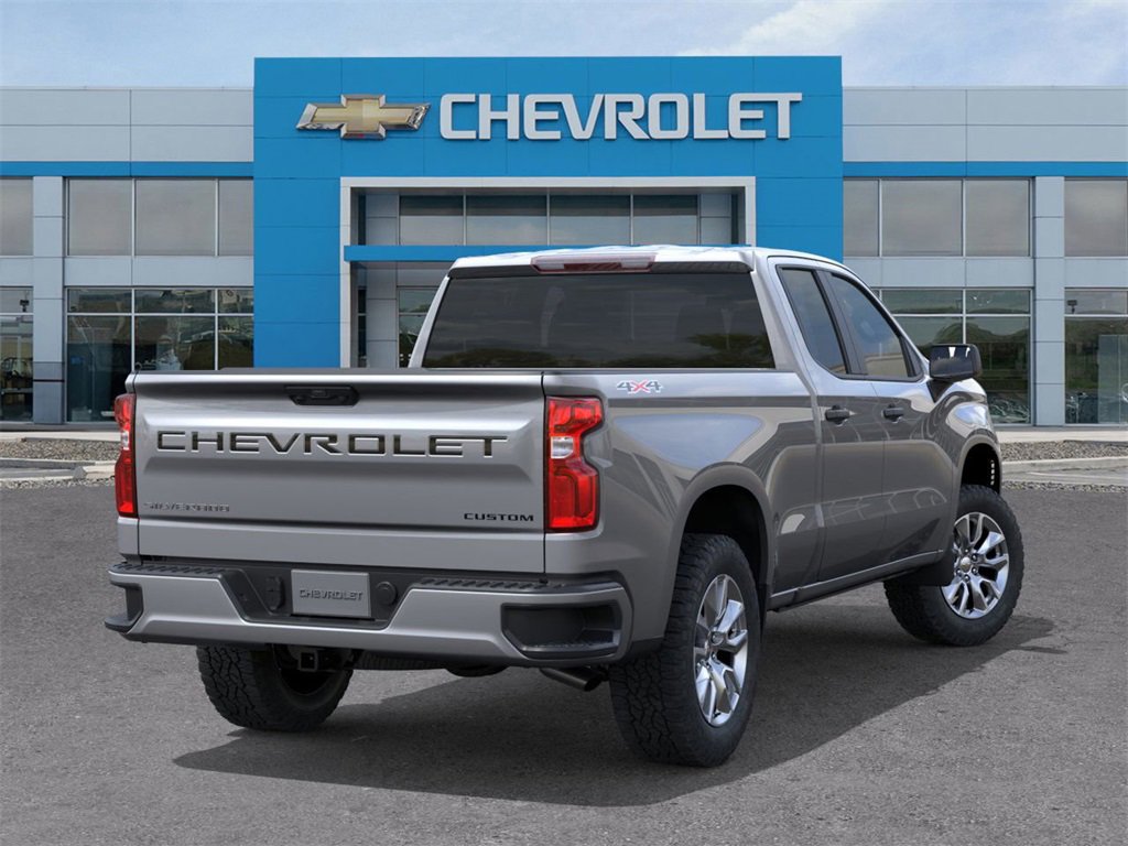 2026 Chevrolet Silverado 1500 Custom photo 3