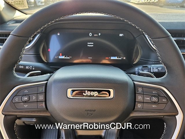 2025 Jeep Grand Cherokee Laredo photo 21