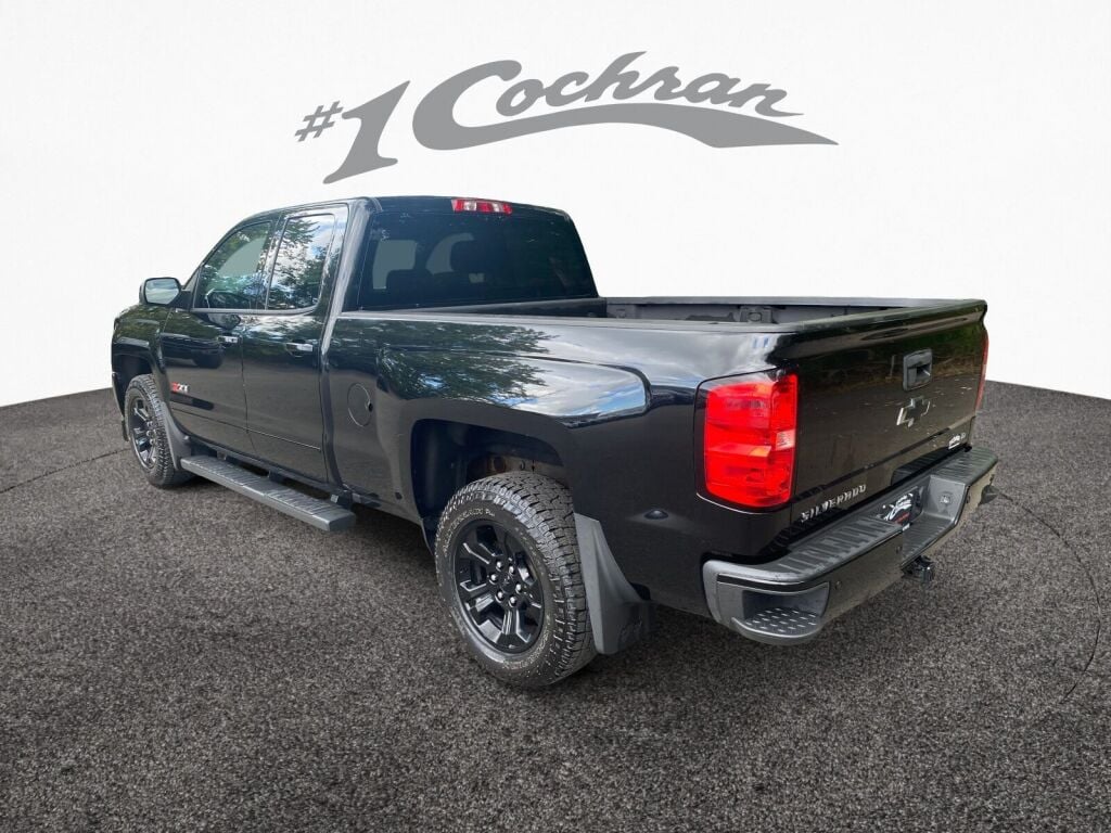 2018 Chevrolet Silverado 1500 LT photo 4