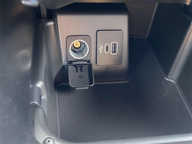 2025 Ford Explorer ST photo 13