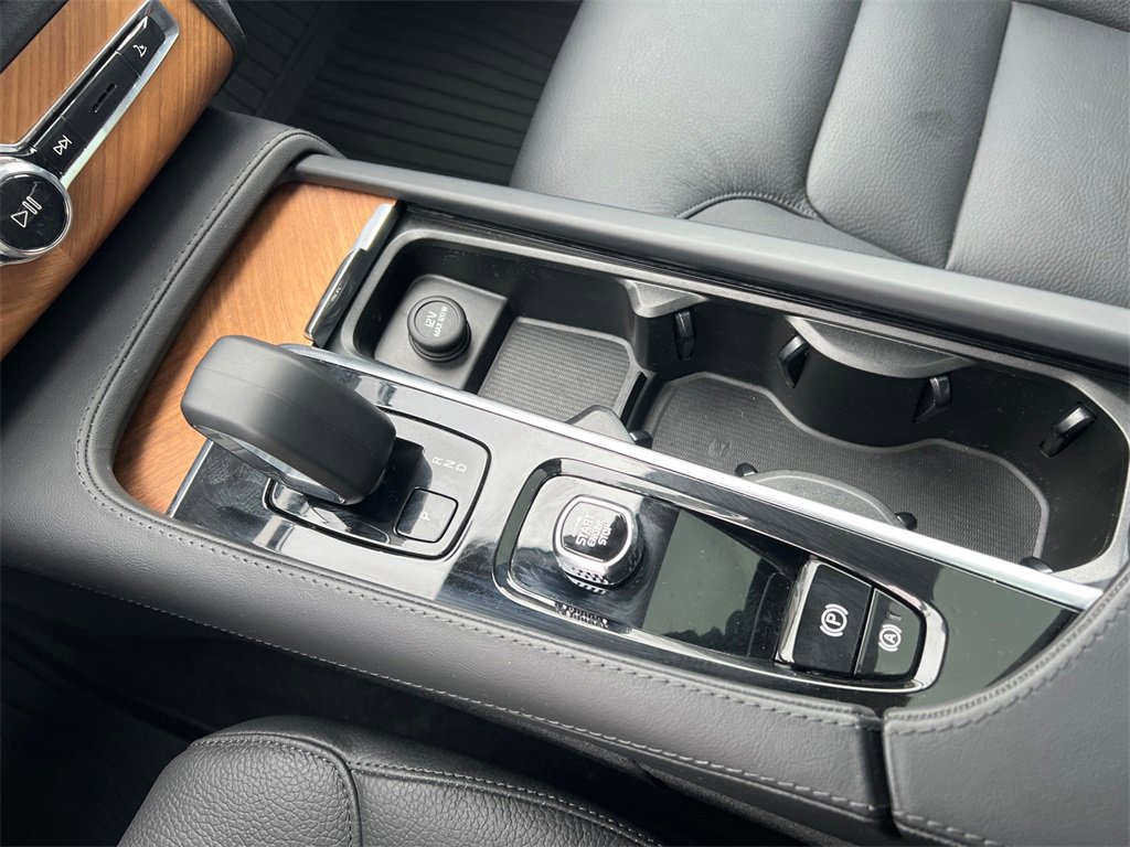 2023 VOLVO XC90 - Image 22