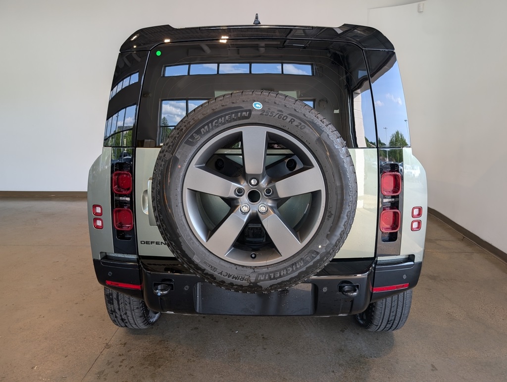 2025 Land Rover Defender 90 X-Dynamic SE photo 4